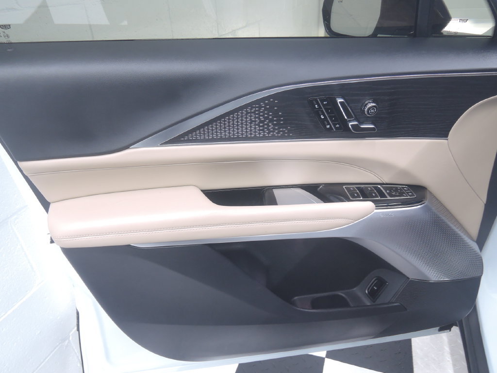 Used 2026 Cadillac Lyriq Signature Luxury w/ Nappa Leather Package AWD/4WD image 32