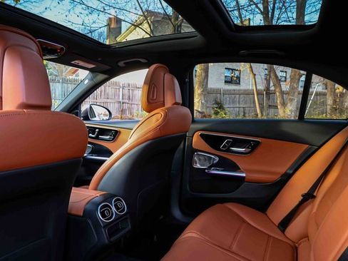 Used 2022 Mercedes-Benz C 300 4MATIC Sedan image 21