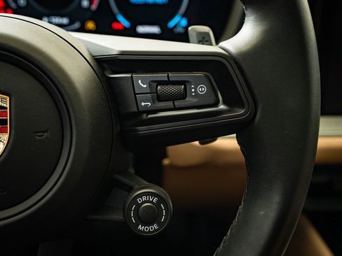 Certified 2024 Porsche Cayenne Coupe image 28