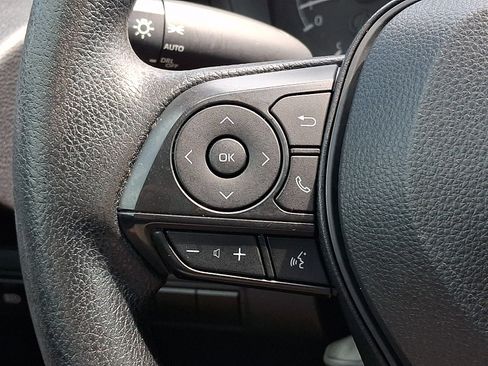 Used 2021 Toyota Corolla LE FWD image 19