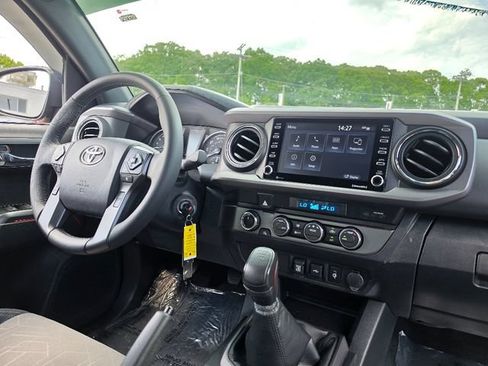 Used 2022 Toyota Tacoma TRD Sport AWD/4WD image 13