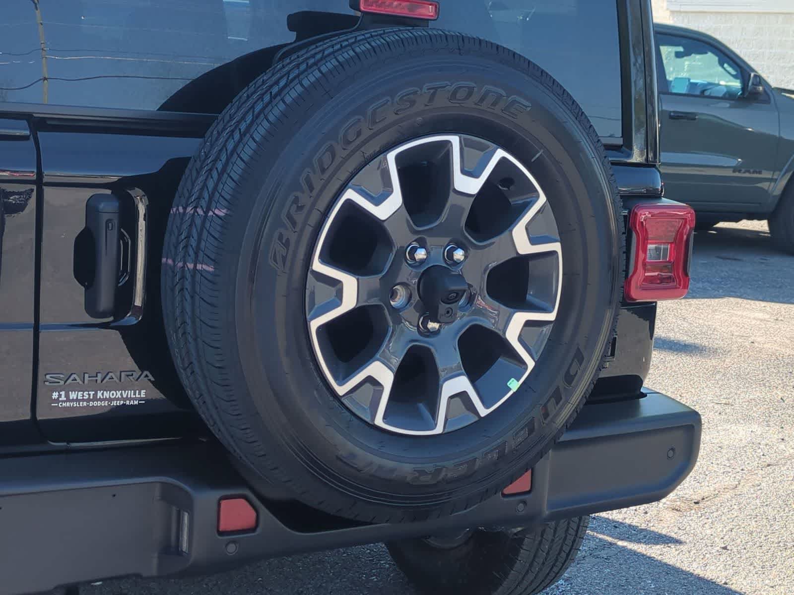 New 2026 Jeep Wrangler Unlimited Sahara AWD/4WD image 38