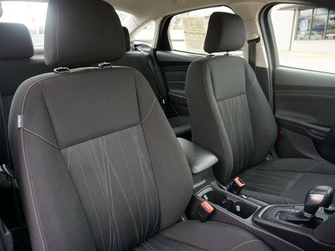 Used 2018 Ford Focus SE w/ Cold Weather Package image 27