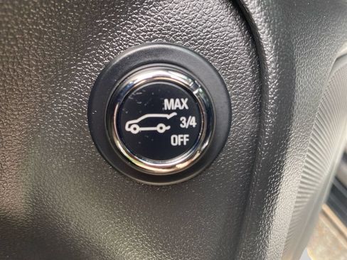 Used 2025 Buick Encore GX Sport Touring AWD/4WD image 37
