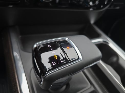 Used 2025 Chevrolet Silverado 1500 LT image 27