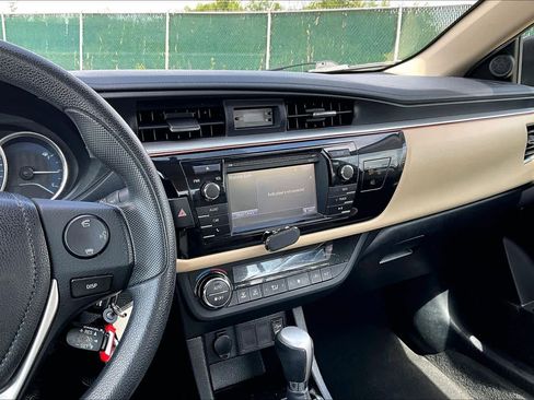 Used 2016 Toyota Corolla LE image 7