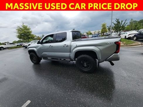 Used 2024 Toyota Tacoma TRD Sport w/ TRD Sport Premium Package AWD/4WD image 9