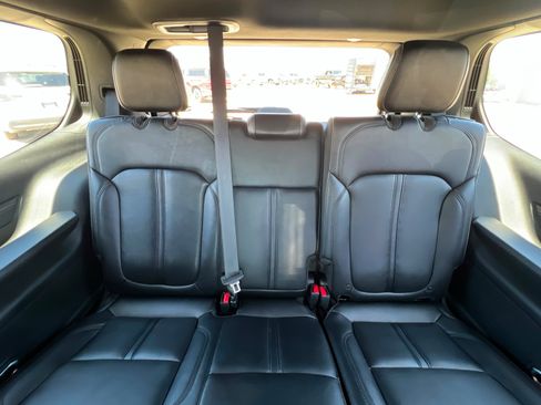 Used 2024 Jeep Wagoneer Series III AWD/4WD image 22