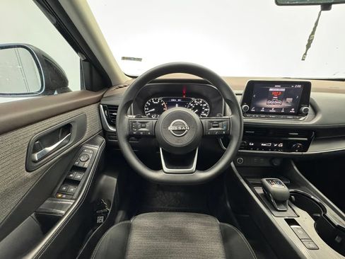 Used 2022 Nissan Rogue SV FWD image 21