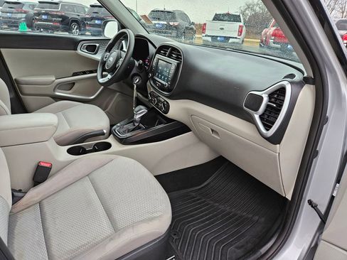 Used 2020 Kia Soul LX image 32