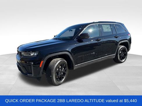 New 2026 Jeep Grand Cherokee Altitude AWD/4WD image 3