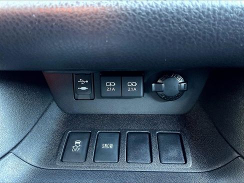 Used 2019 Toyota Highlander XLE w/ Protection Package #3 FWD image 16
