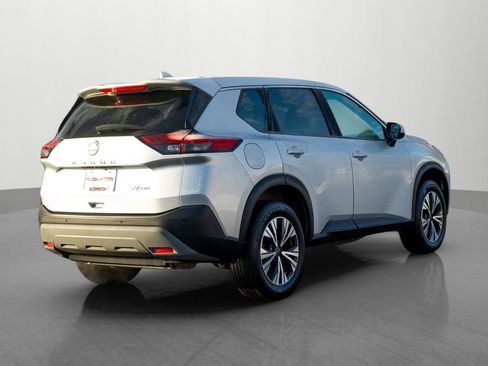 Used 2023 Nissan Rogue SV image 7