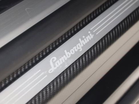 Used 2022 Lamborghini Urus image 18