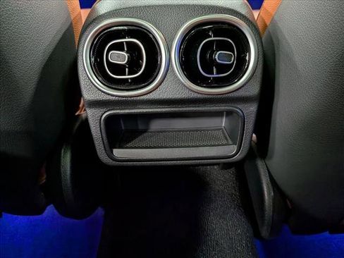 Used 2025 Mercedes-Benz C 300 Sedan image 18