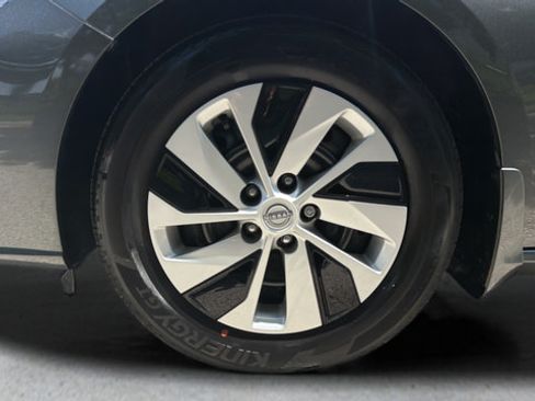 Certified 2025 Nissan Altima 2.5 S FWD image 35