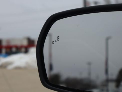 Used 2024 Ford Edge SEL w/ Sport Appearance Package image 23