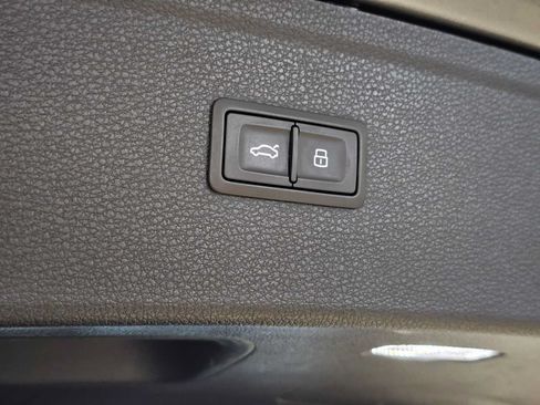 Used 2023 Audi SQ5 Premium Plus w/ Premium Plus Package AWD/4WD image 17