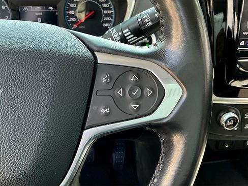 Used 2021 Chevrolet Traverse LT image 12