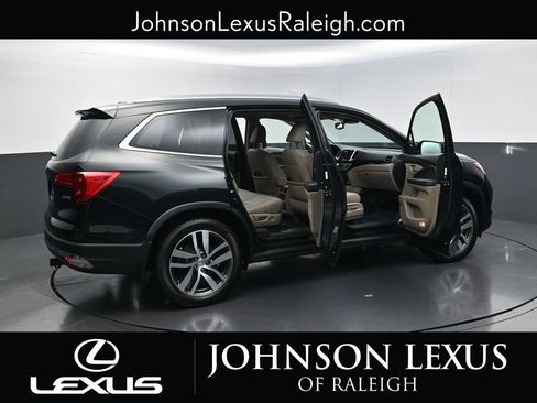 Used 2016 Honda Pilot Touring image 32