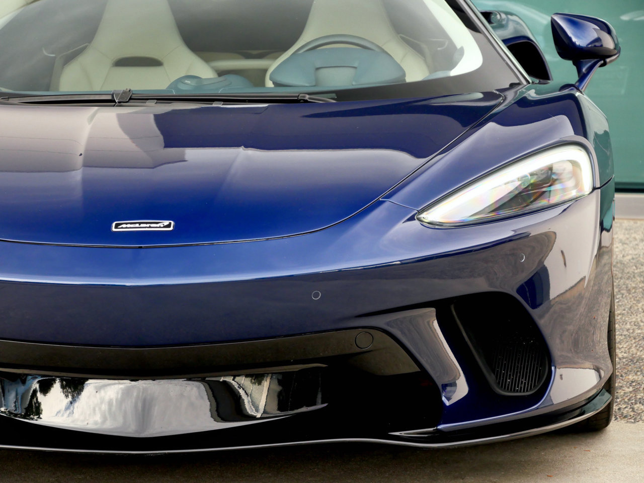 Used 2021 McLaren GT RWD image 6
