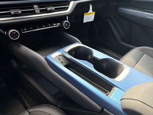 New 2026 Chevrolet Equinox EV LT image 32