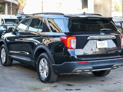 Used 2023 Ford Explorer XLT w/ Equipment Group 202A image 8