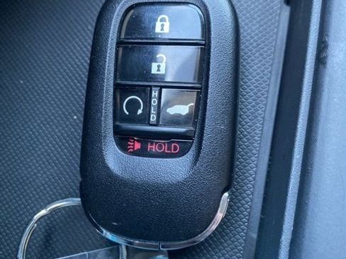 Used 2025 Honda Pilot EX-L image 26