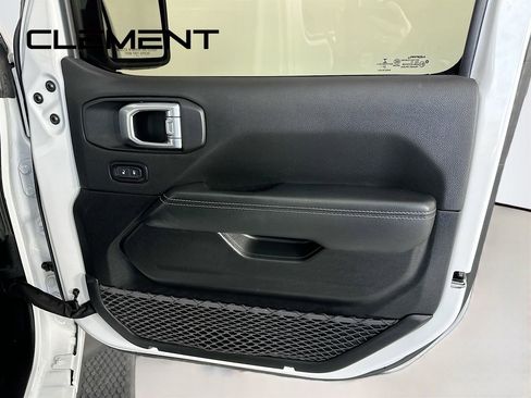 Used 2023 Jeep Wrangler Unlimited Sahara w/ Cold Weather Group image 34