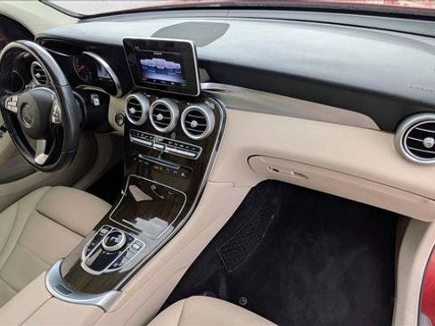 Used 2019 Mercedes-Benz GLC 300 image 21