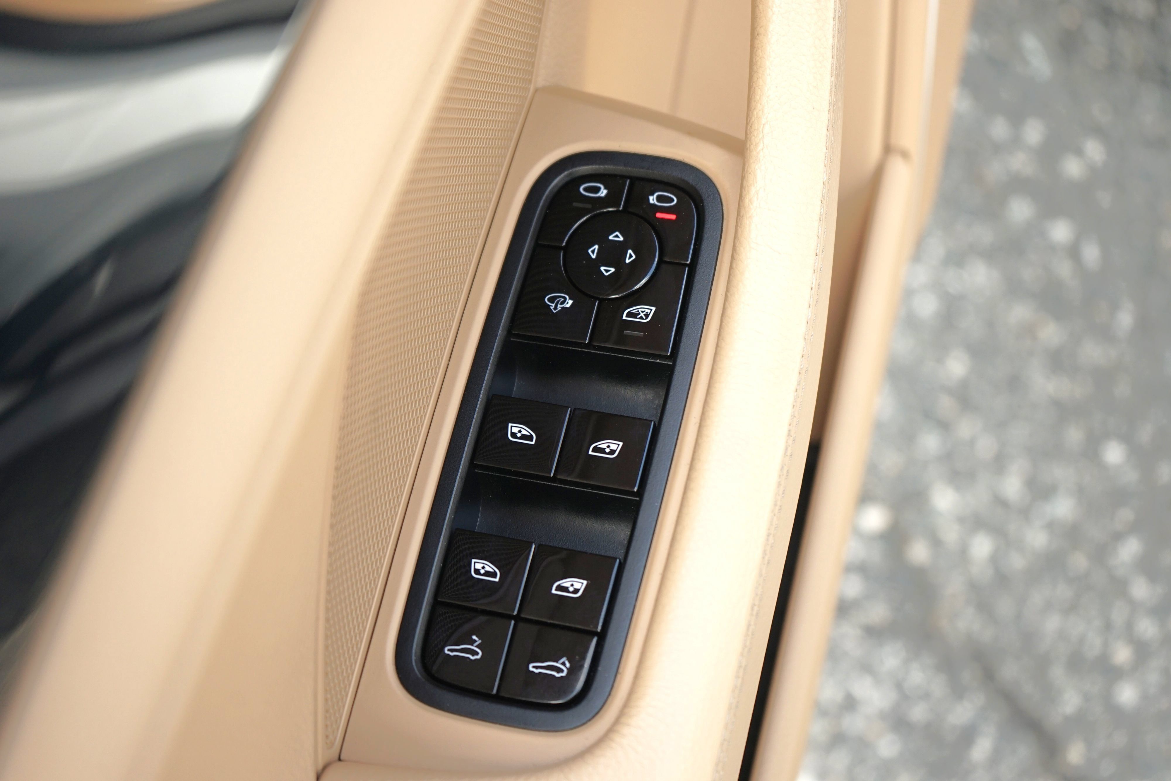 Used 2021 Porsche Panamera 4 AWD/4WD image 11