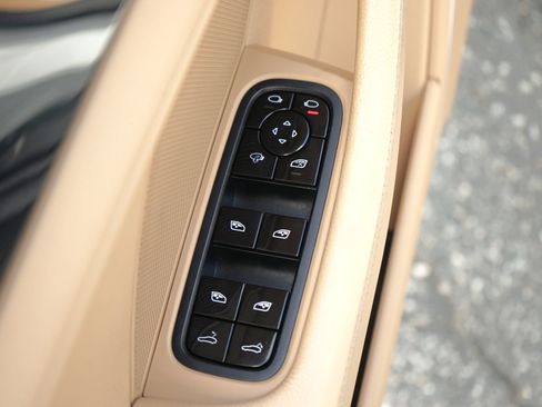 Used 2021 Porsche Panamera 4 AWD/4WD image 11