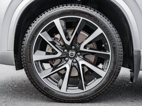 Used 2022 Volvo XC90 T6 Momentum w/ Advanced Package image 19