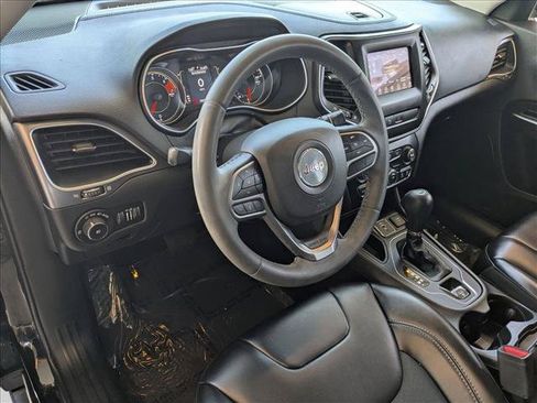 Used 2020 Jeep Cherokee Latitude Plus FWD image 10