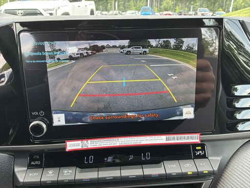 Used 2026 Toyota Camry SE FWD image 23