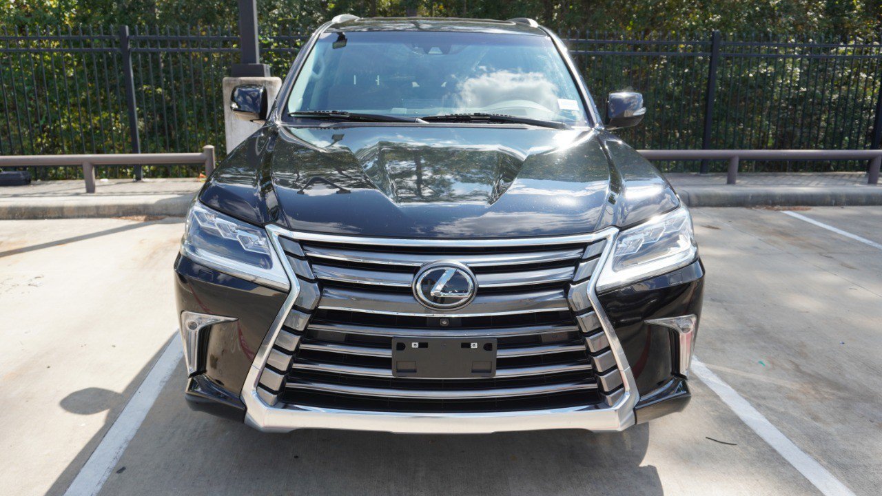 Used 2021 Lexus LX 570 4WD w/ Luxury Package image 2