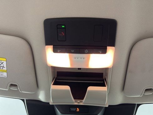 Used 2022 Nissan Pathfinder SL AWD/4WD image 29