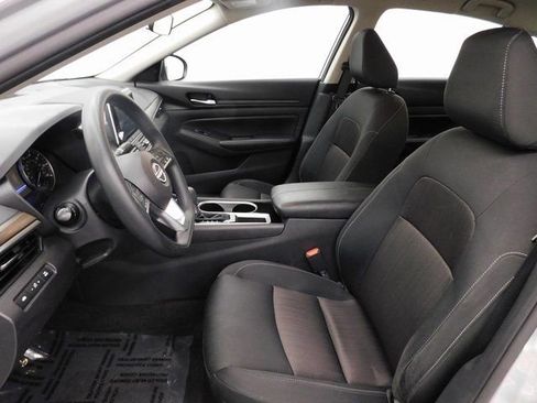 Used 2024 Nissan Altima 2.5 SV image 22