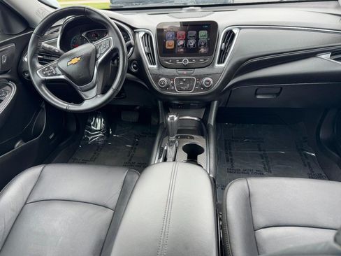Used 2018 Chevrolet Malibu LT w/ Leather Package FWD image 14