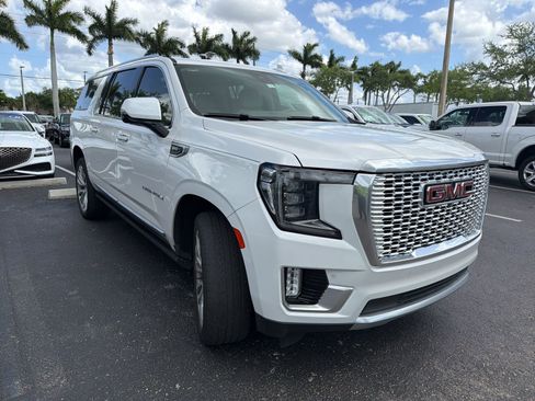 Used 2023 GMC Yukon XL Denali image 3