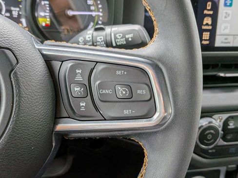 Used 2024 Jeep Wrangler Unlimited Sahara AWD/4WD image 27