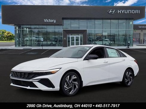 New 2025 Hyundai Elantra SEL image 1