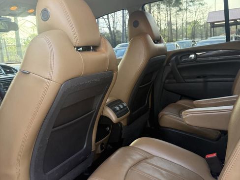 Used 2017 Buick Enclave Leather FWD image 17
