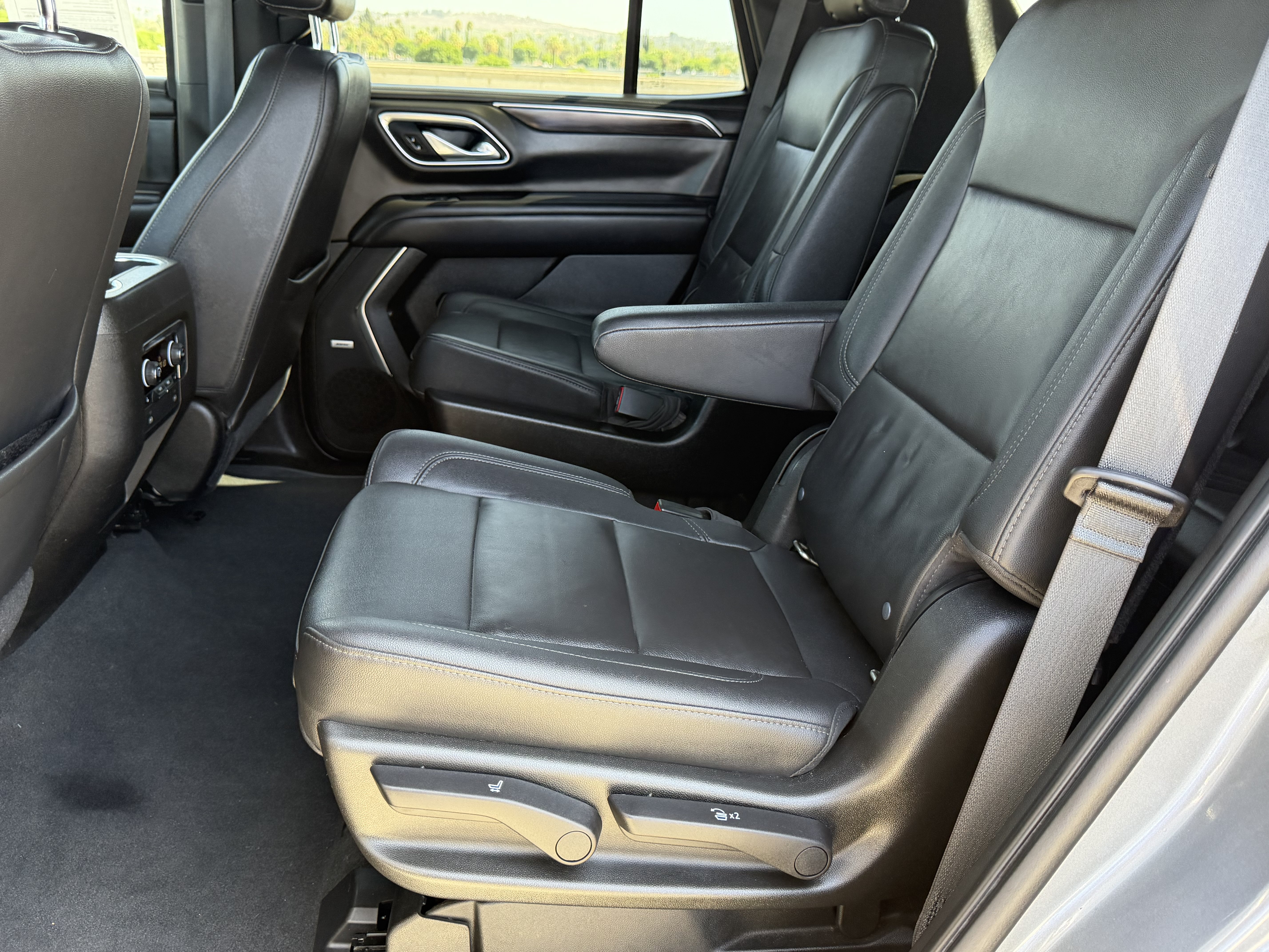 Used 2021 Chevrolet Tahoe LT w/ LT Signature Package RWD image 35