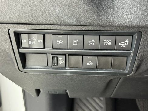 Used 2022 Toyota Tundra Limited image 11