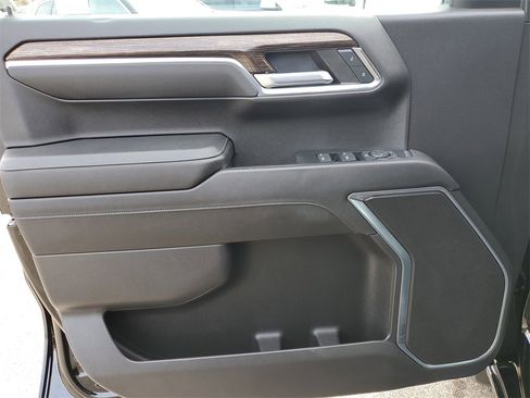 Used 2023 GMC Sierra 1500 Elevation w/ LPO, Elevation Black Package image 17