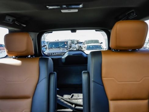 Used 2025 Lexus GX 550 w/ Cold Area Package AWD/4WD image 28