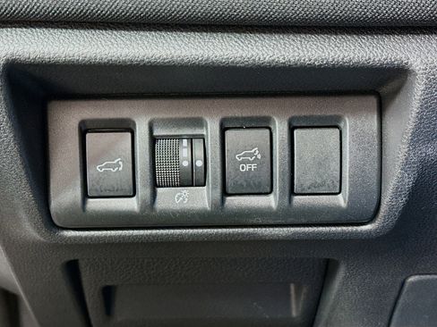 Used 2025 Subaru Outback Premium image 16