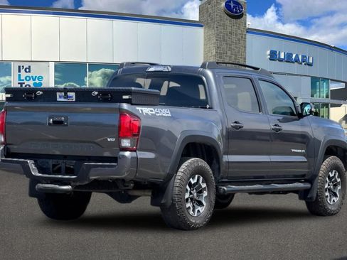 Used 2019 Toyota Tacoma TRD Off-Road w/ Technology Package AWD/4WD image 2