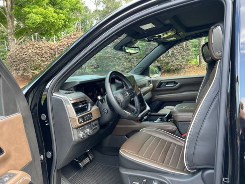 Used 2026 GMC Yukon Denali Ultimate AWD/4WD image 43